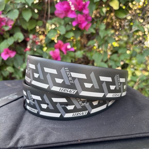 Versace La Greca Print Leather Belt Black Sz 70 28 main image 4